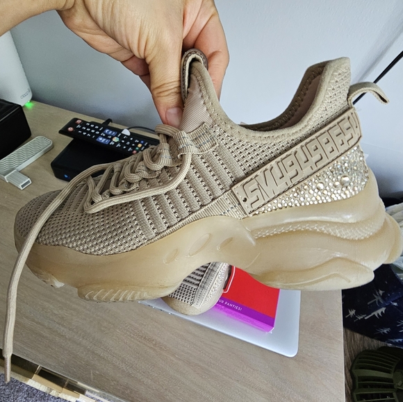 Steve Madden Sneakers - Picture 11 of 14